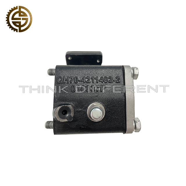 Middle Position Cylinder QH70-4211402-2 for FAST transmission SHACMAN Truck Spare Parts High-Pressure Resistant Low-Leakage Heavy Truck Transmission Pneumatic Parts 