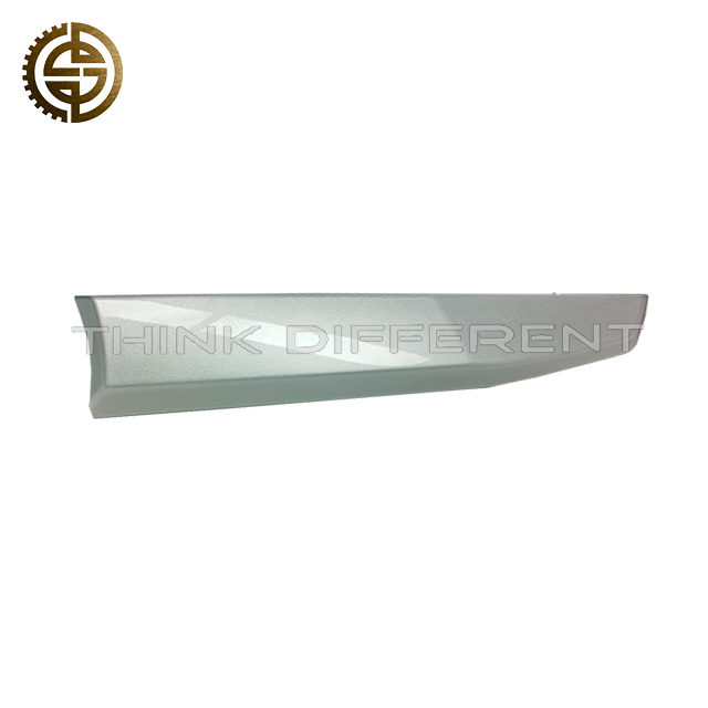 Left & Right Chrome Upper Front Panel Trim Assembly L1531011071A0 / L1531011081A0 For Heavy-Duty Truck Gloss Wear Resistant Cab Front Decor Cover Replacement Parts For Cargo Truck Exterior Decoration