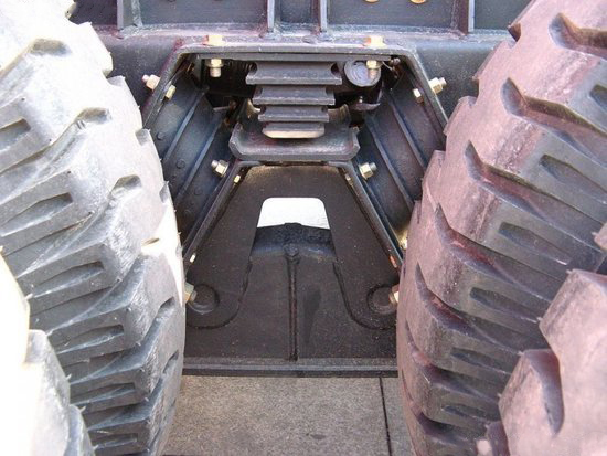 卡车行驶系统（13）