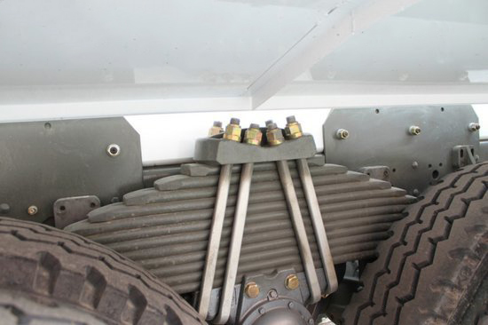 卡车行驶系统（12）